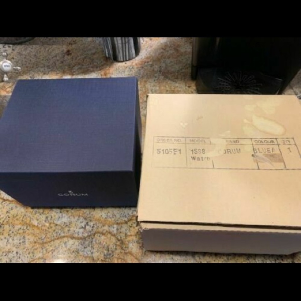 RARE BLUE DIAL Corum Romulus 396.701.20 Chronograph 40MM Watch - Picture 9 of 9